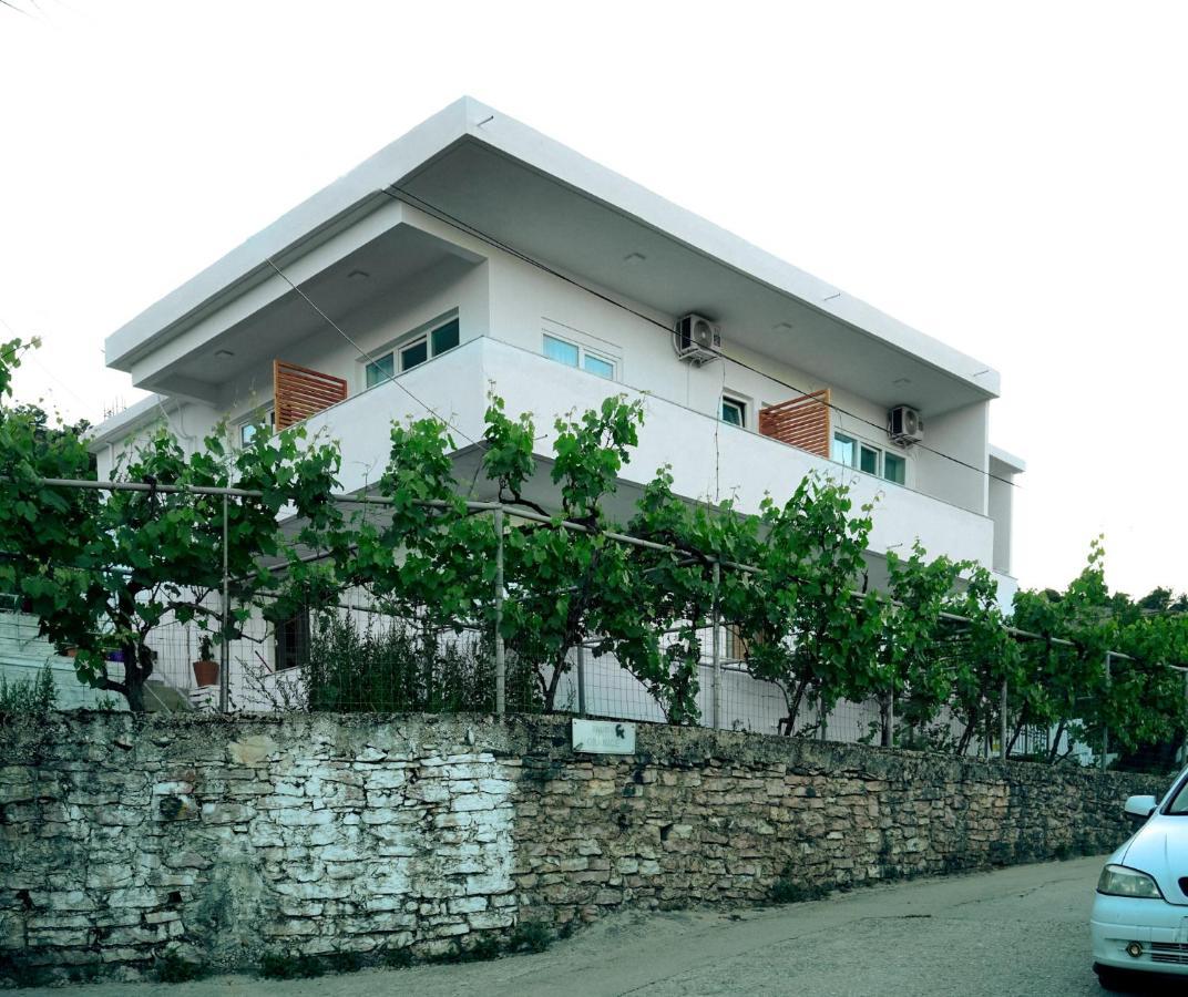 Patio Rooms Gjirokastër מראה חיצוני תמונה