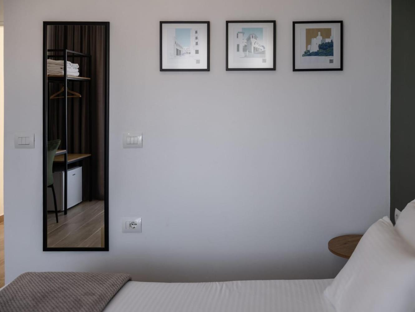 Patio Rooms Gjirokastër מראה חיצוני תמונה