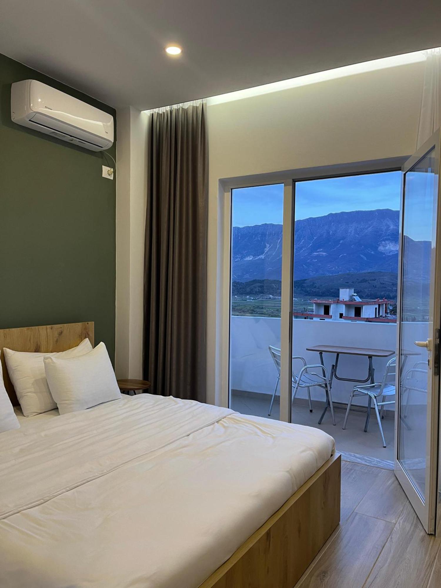 Patio Rooms Gjirokastër מראה חיצוני תמונה